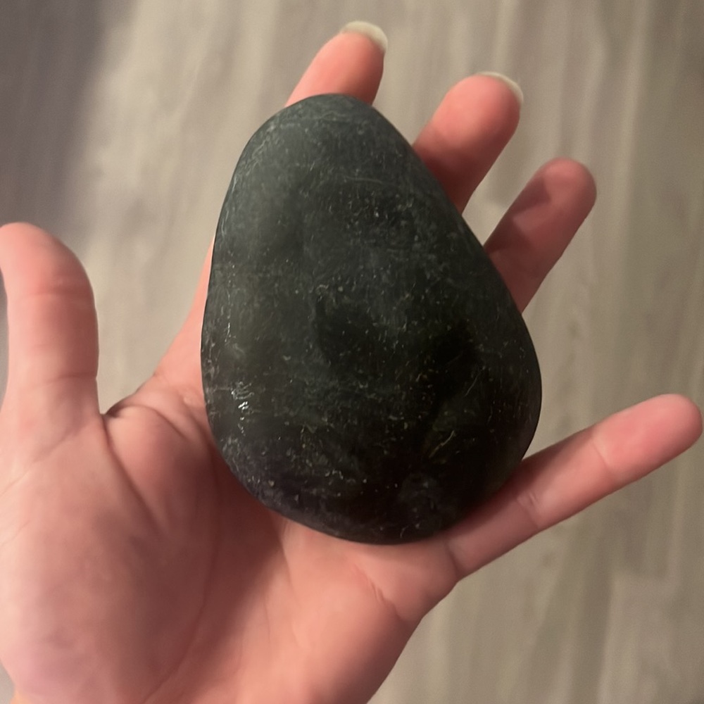 Custom painted rock - Picture 3 of 3